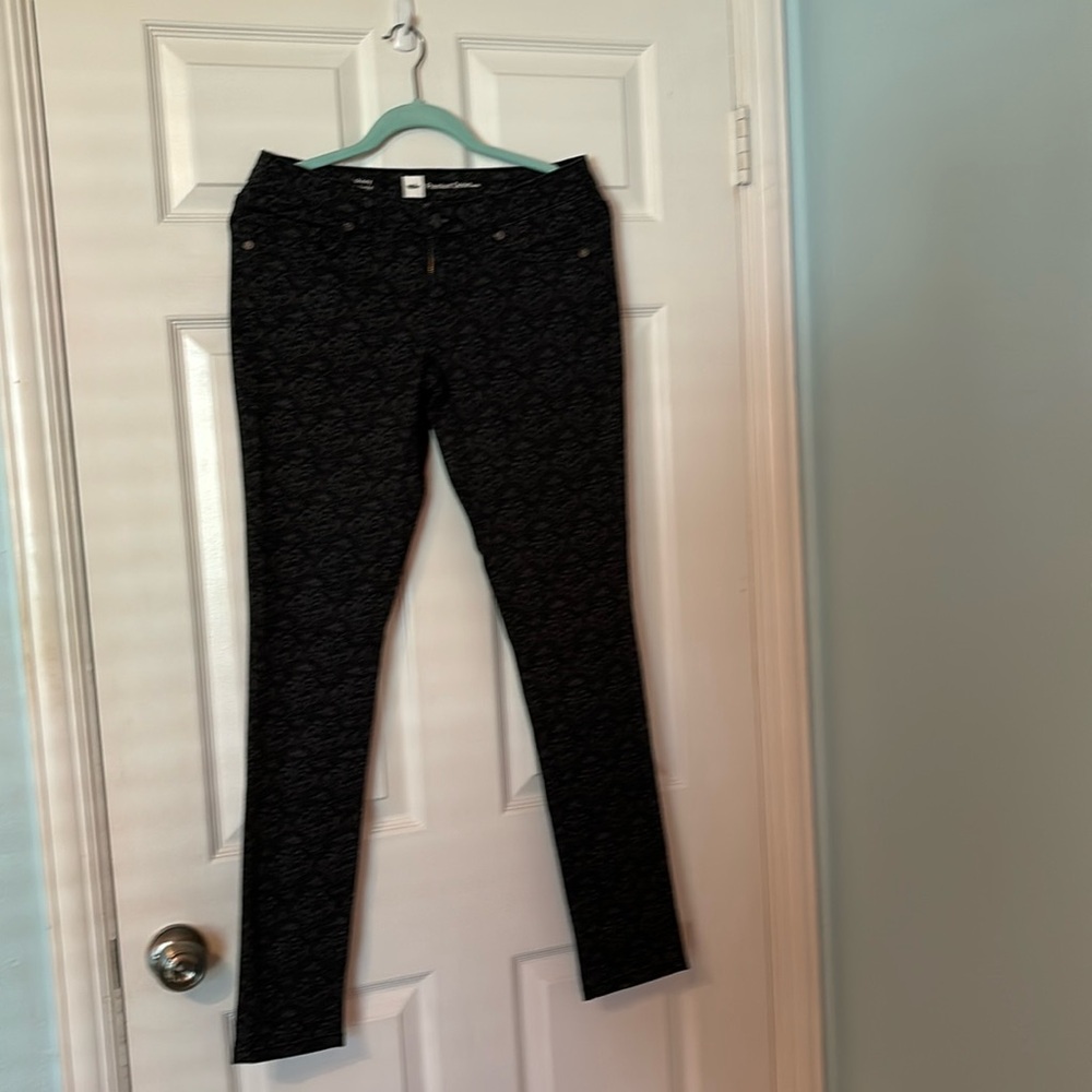 Massimo premium denim skinny jeans size 4 paisley print.